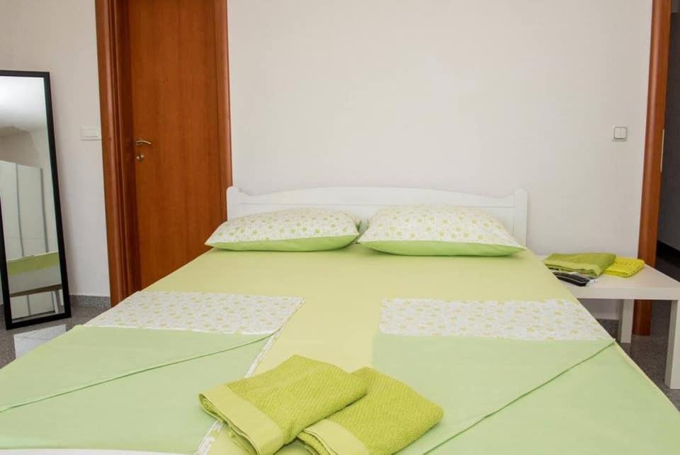 Apartment Vodice - Lovric 외부 사진