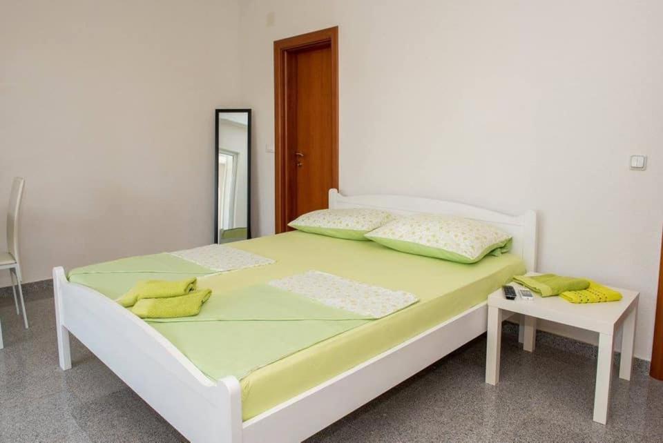 Apartment Vodice - Lovric 외부 사진