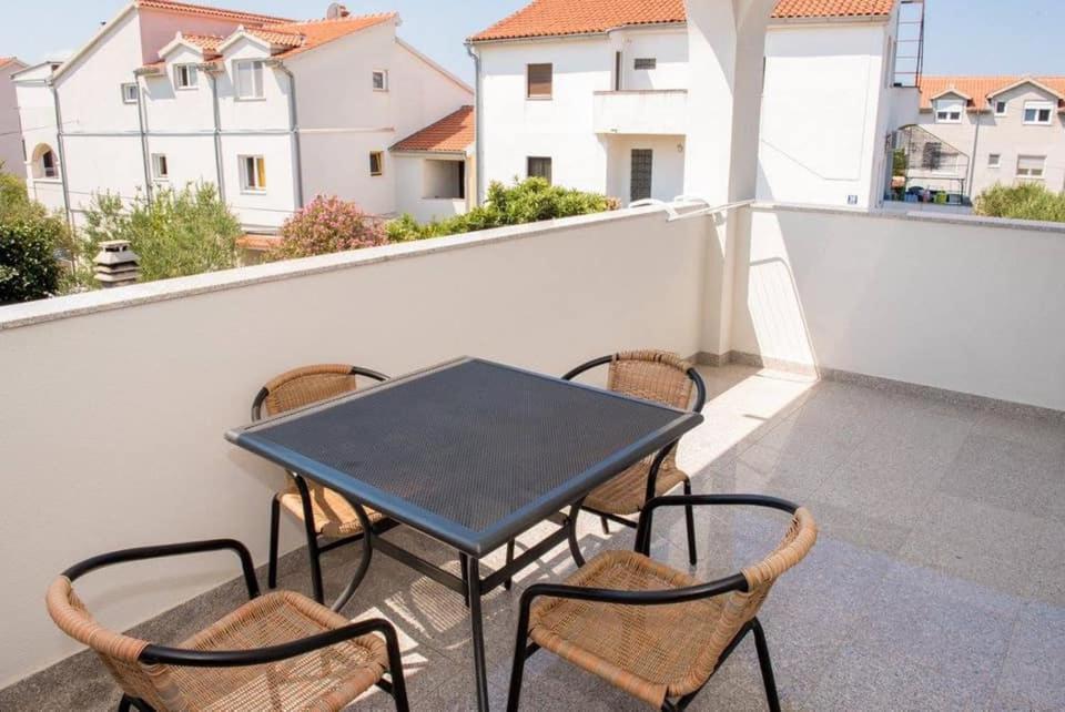 Apartment Vodice - Lovric 외부 사진